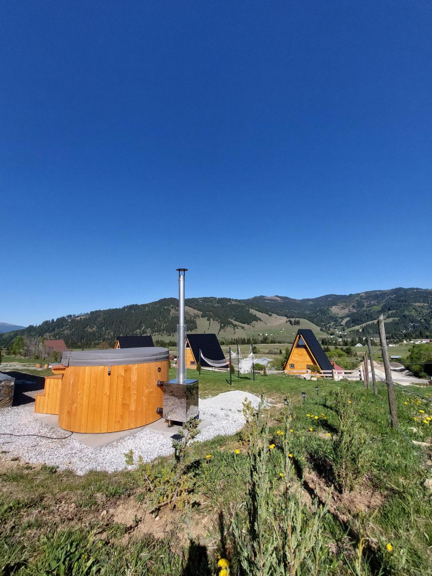 Cozy Cube - Tiny House Villa Saru Dornei Bagian luar foto
