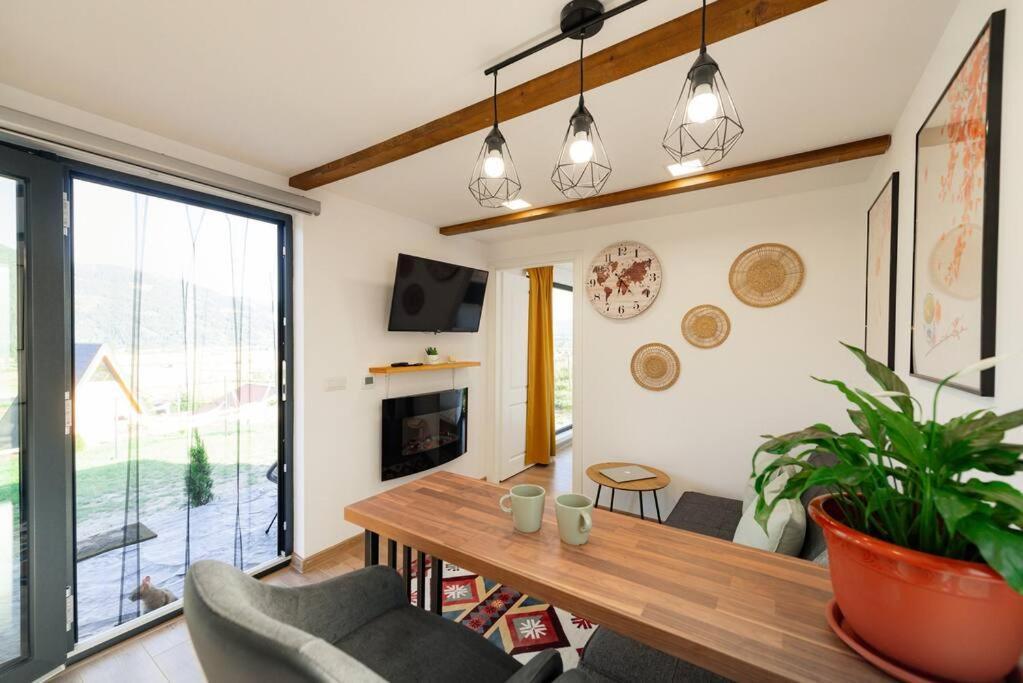 Cozy Cube - Tiny House Villa Saru Dornei Bagian luar foto