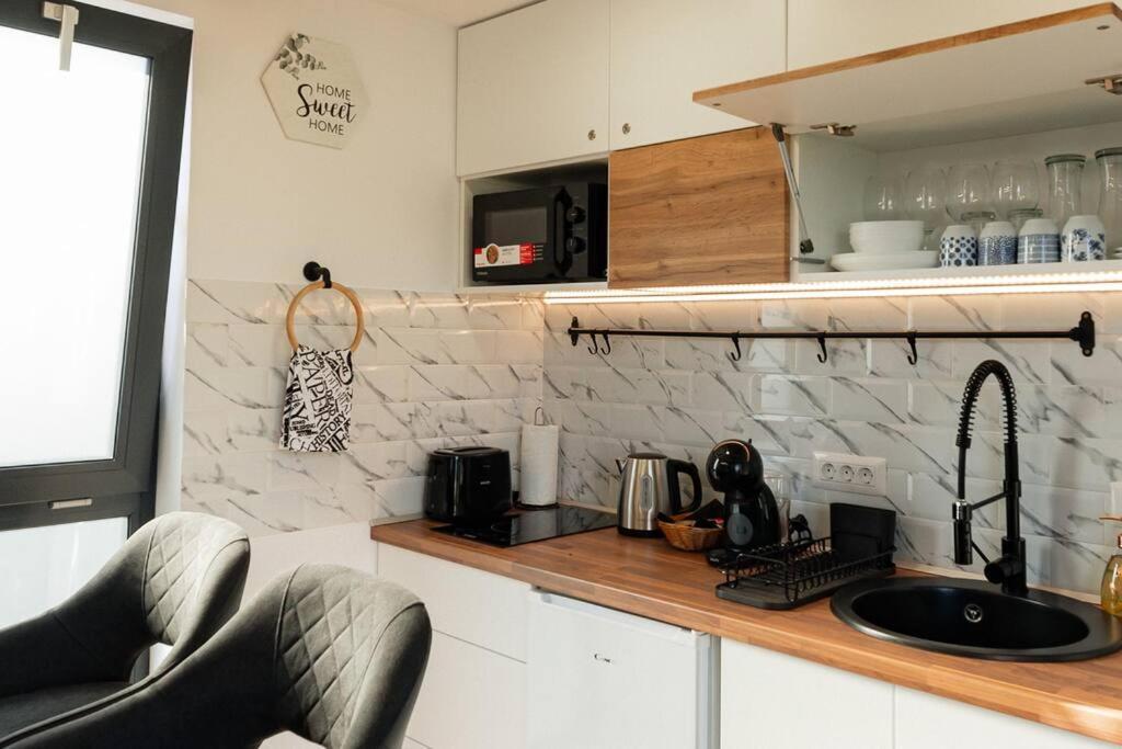 Cozy Cube - Tiny House Villa Saru Dornei Bagian luar foto